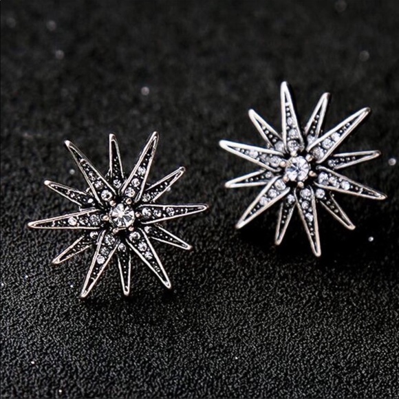 Antiqued Silver & Crystal Star Stud Earrings - Picture 2 of 8